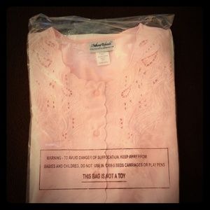 WOMEN'S dress shirt